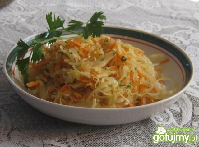 Surówka do obiadu z kapusty