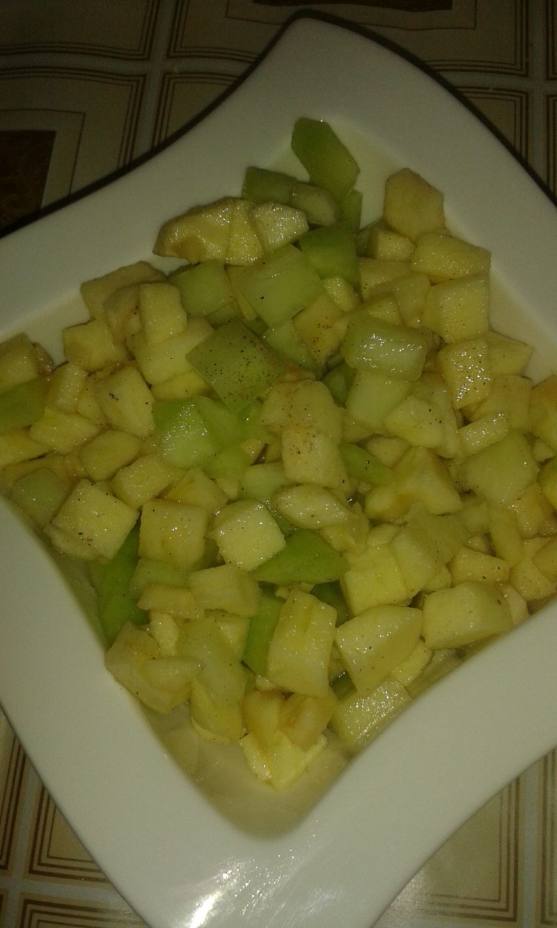 Surówka jabłkowo melonowa