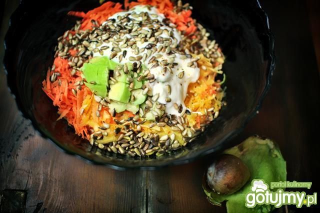 Surówka karotenowa z awokado Surówka karotenowa z awokado