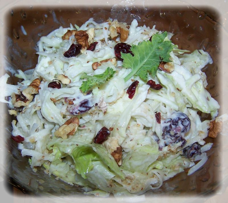 Surówka lodowa z kalarepką