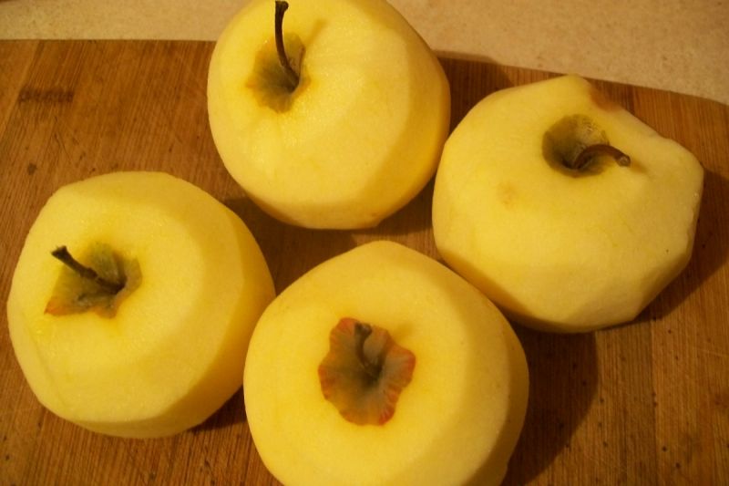Surówka marchewkowo-jabłkowa z morelami