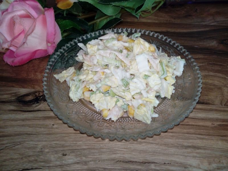 Surówka obiadowa w sosie czosnkowym Surówka obiadowa w sosie czosnkowym