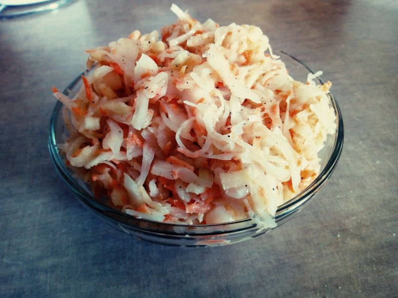 Surówka obiadowa z kapusty
