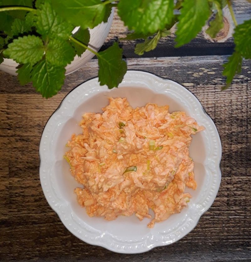 Surówka obiadowa z marchewki (z nutą czosnku) Surówka obiadowa z marchewki (z nutą czosnku)