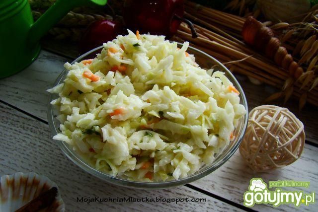 Surówka obiadowa z nutką chrzanu  Surówka obiadowa z nutką chrzanu