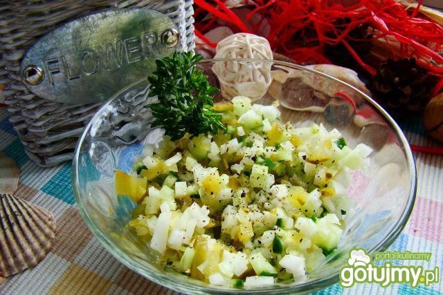 Surówka ogórkowa z czosnkiem  Surówka ogórkowa z czosnkiem