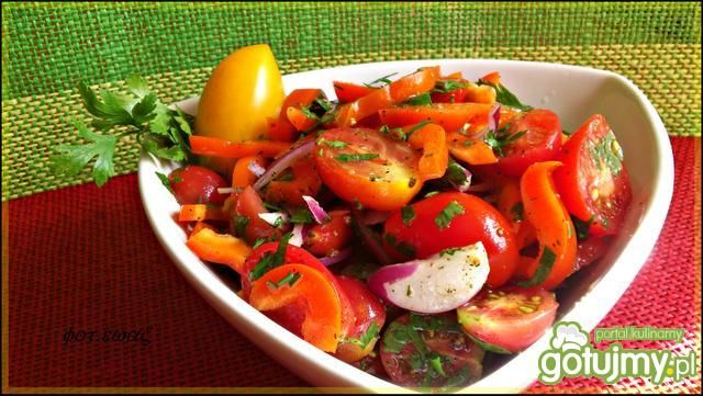 Surówka paprykowo pomidorowa 2