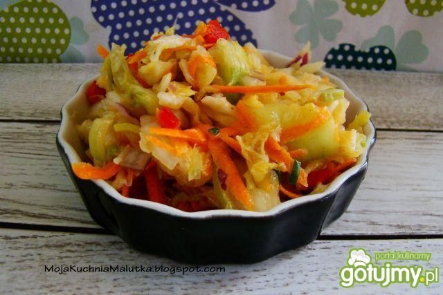 Surówka pekinka z sosem musztardowym 