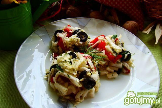 Surówka pekińska z oliwkami