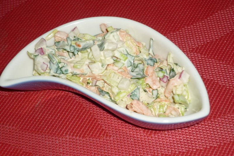 Surówka porowa z marchewką i rzodkiewką