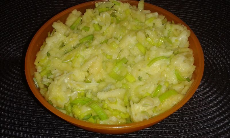 Surówka porowo – jabłkowa Surówka porowo – jabłkowa