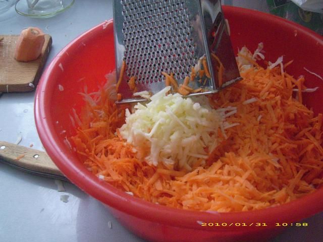 Surówka prosta z marchewki i jabłek