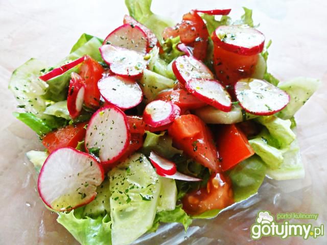 Surówka prosto z ogrodu