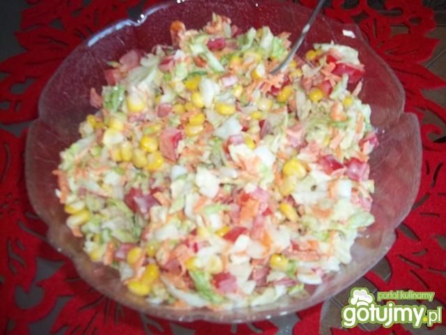 Surówka wielowarzywna z majonezem 