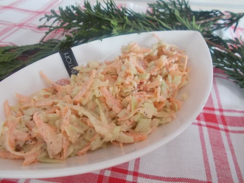 Surówka z białą kapustą Surówka z białą kapustą