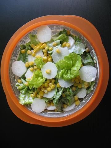 Surówka z białą rzodkwią Surówka z białą rzodkwią