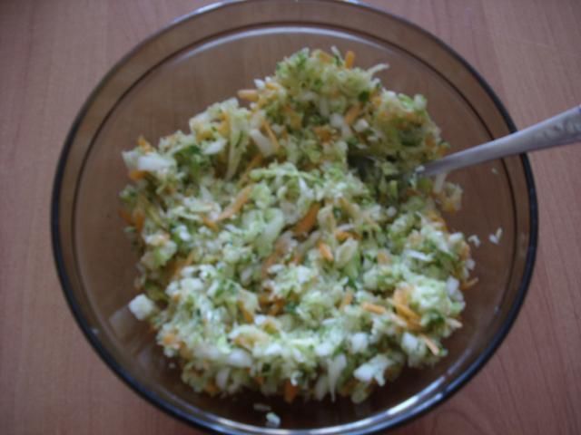 Surówka z białej kapusty