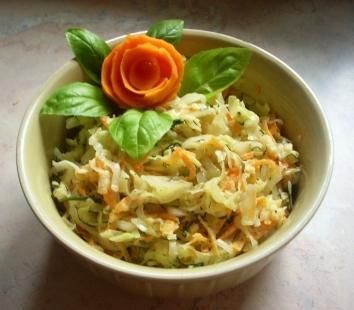 Surówka z białej kapusty Surówka z białej kapusty