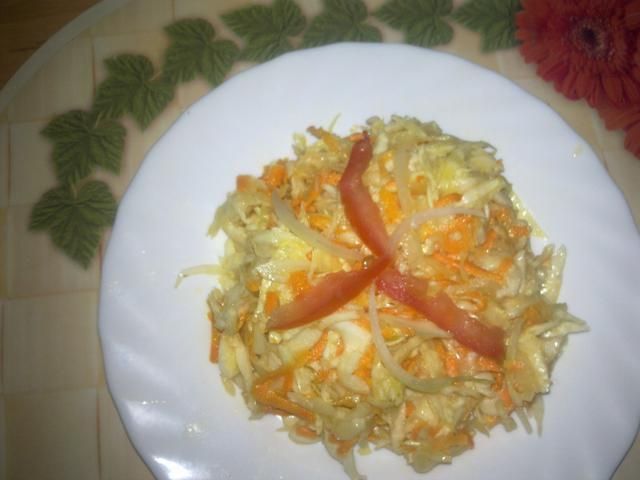 Surówka z białej kapusty