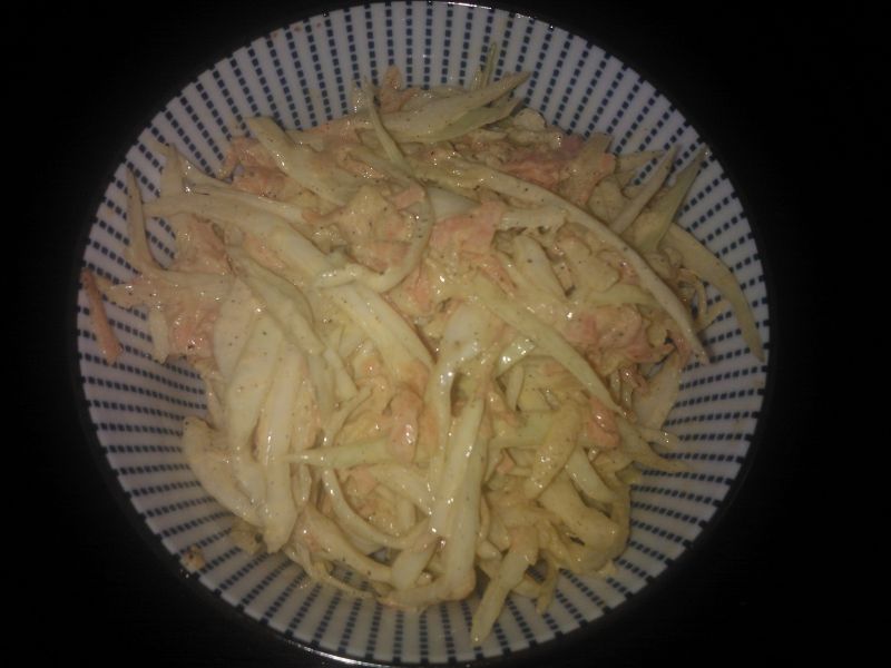 Surówka z białej kapusty