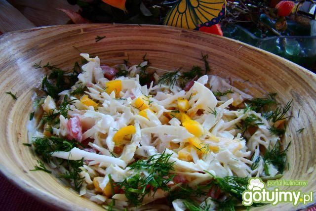 surówka z białej kapusty 