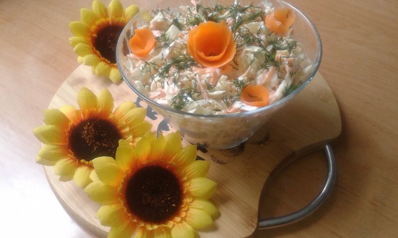 Surówka z białej kapusty i marchewki Surówka z białej kapusty i marchewki