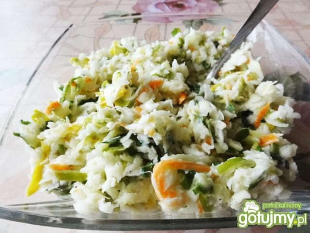 Surówka z białej kapusty i pora