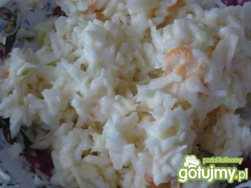 Surówka z białej kapusty z chrzanem