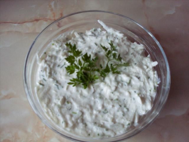 Surówka z białej rzodkiewki