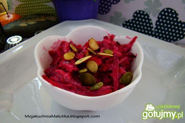 Surówka z buraczka z pestkami dyni 
