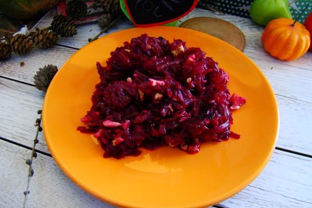 Surówka z buraczków z tymiankiem  Surówka z buraczków z tymiankiem