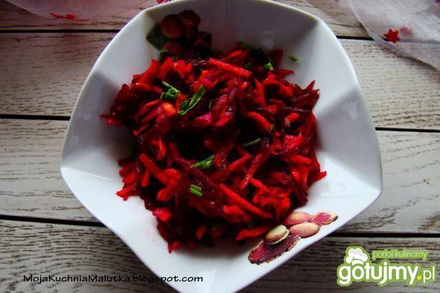 Surówka z buraczków ze szczypiorkiem  Surówka z buraczków ze szczypiorkiem