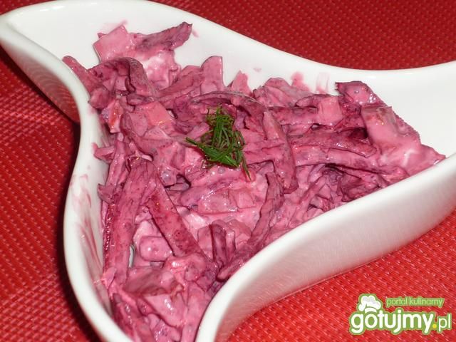 Surówka z buraka, cebulki i papryczki