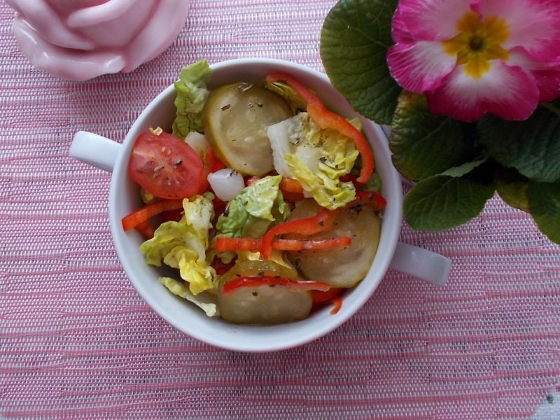 Surówka z cebulką perłową