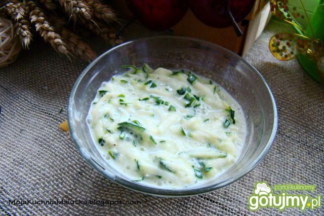 Surówka z cukinii i jogurtu