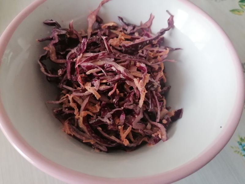 Surówka z czerwonej kapusty