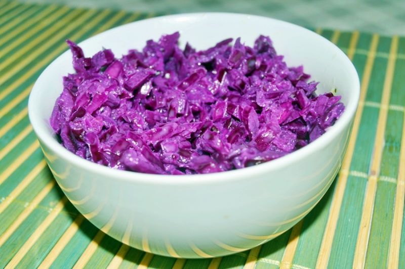 Surówka z czerwonej kapusty A' la coleslaw Surówka z czerwonej kapusty A' la coleslaw