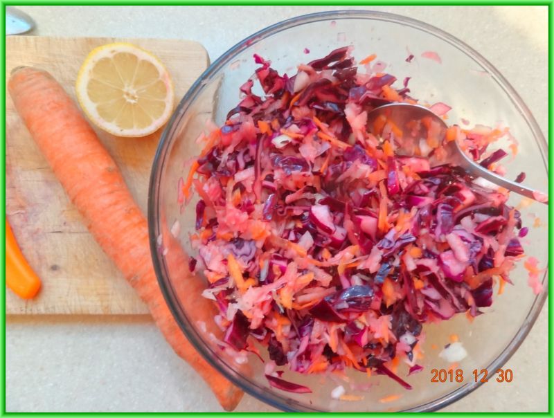 Surówka z czerwonej kapusty i białej kiszonej Surówka z czerwonej kapusty i białej kiszonej