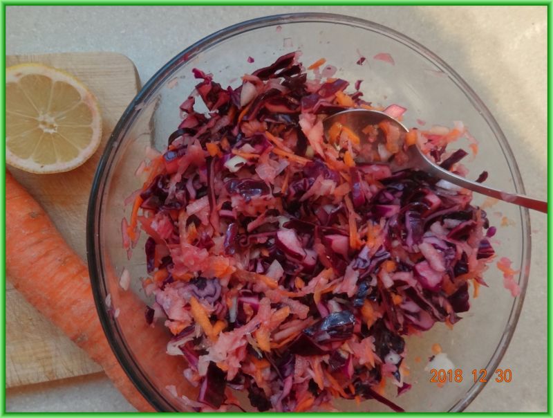Surówka z czerwonej kapusty i białej kiszonej Surówka z czerwonej kapusty i białej kiszonej