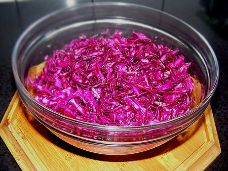 Surówka z czerwonej kapusty i jabłka