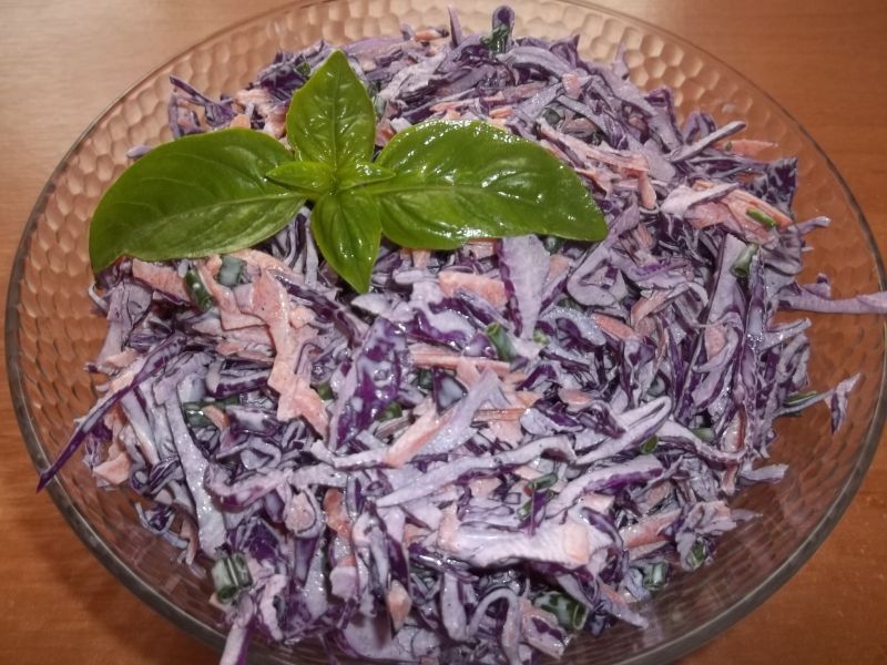 Surówka z czerwonej kapusty i marchewki