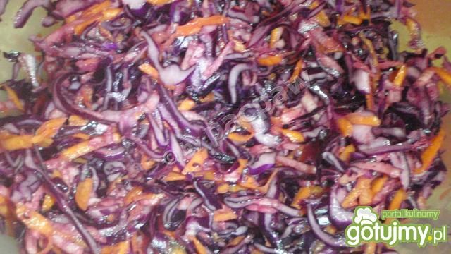 Surówka z czerwonej kapusty z marchewką