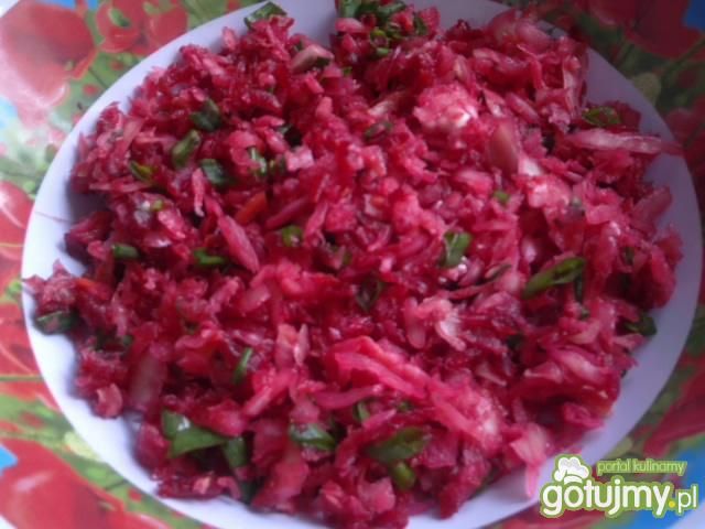 Surówka z czerwonym buraczkiem Surówka z czerwonym buraczkiem