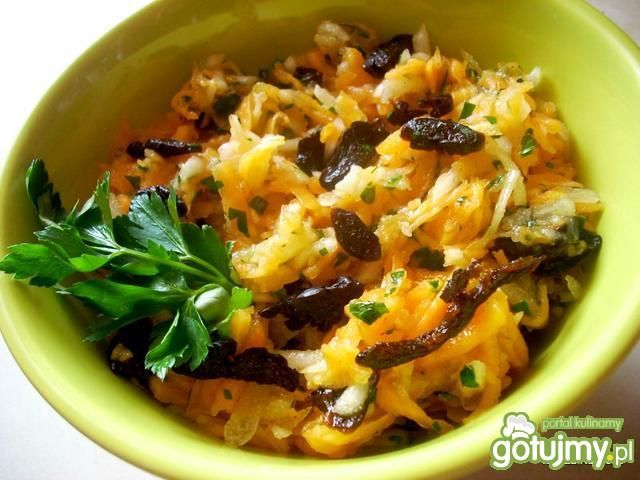 Surówka z dyni i gruszki, ze śliwkami  Surówka z dyni i gruszki, ze śliwkami