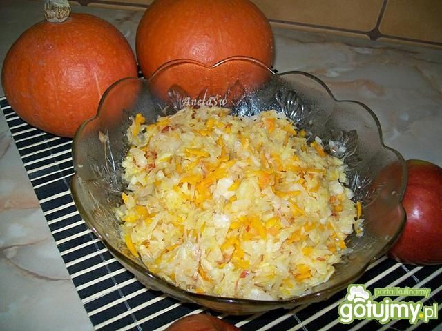 Surówka z dyni i kapusty kiszonej