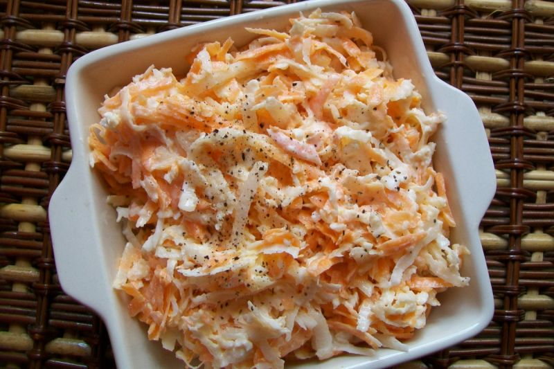 Surówka z kalarepki i marchewki