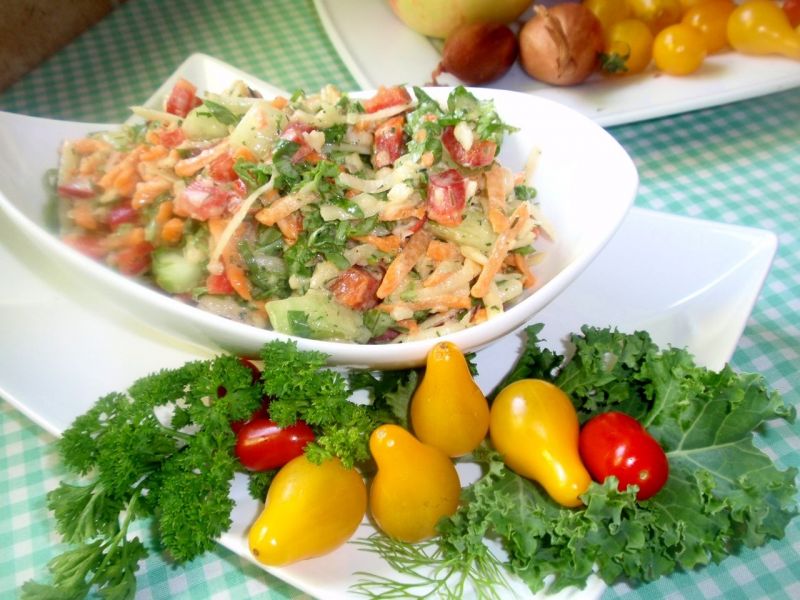 Surówka  z kalarepy . Surówka  z kalarepy .