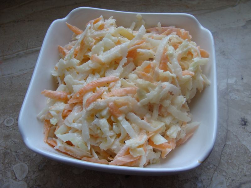 Surówka z kalarepy i marchewki