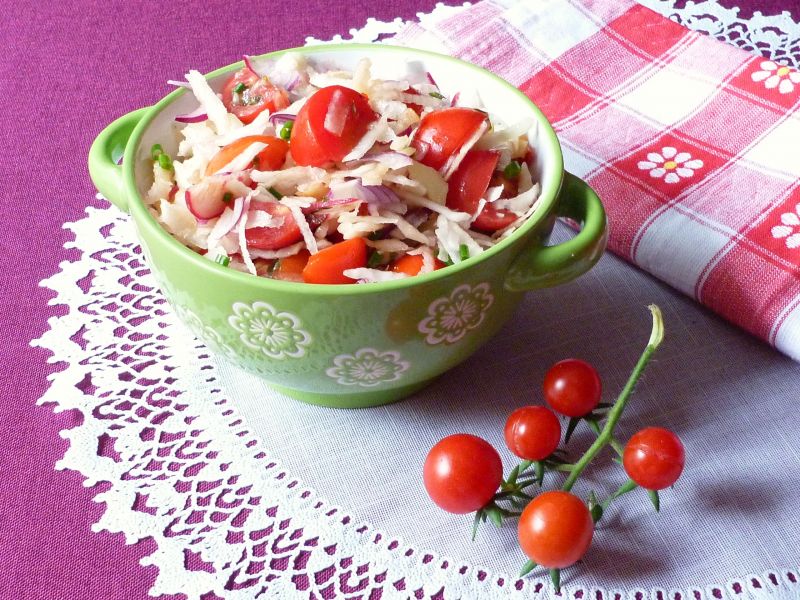 Surówka z kalarepy i pomidorów Surówka z kalarepy i pomidorów