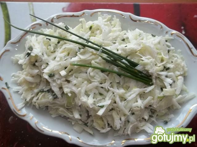 Surówka z kalarepy i pora